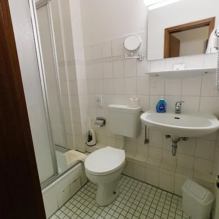 Zum Klueverbaum Hotel