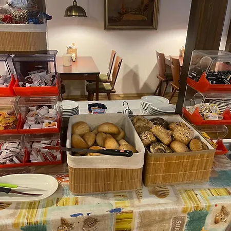 Zum Klueverbaum Hotel 2*