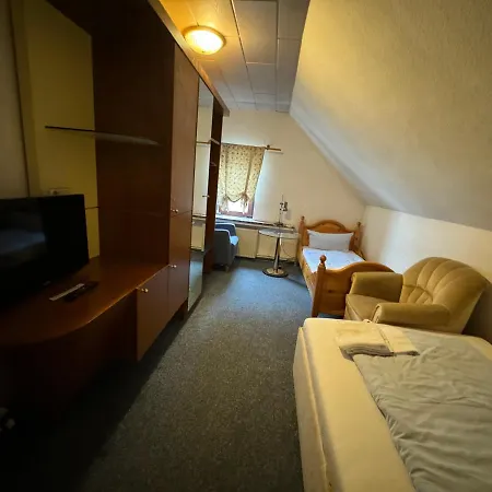 Zum Klueverbaum Готель