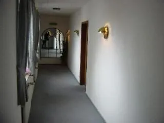 祖姆克吕维尔鲍姆酒店 BRE
