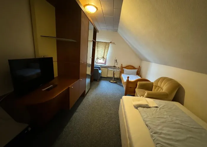 Zum Klueverbaum Hotel