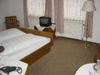 Zum Klueverbaum Hotel 2*